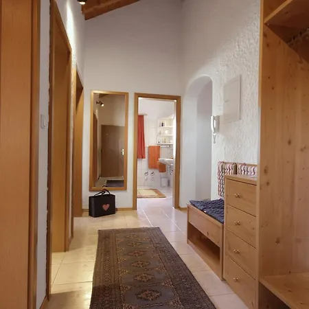 Simone Apartment Oy-Mittelberg